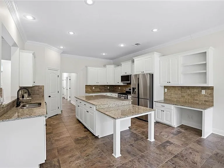 8929 Greenleaves Dr — Photo 8