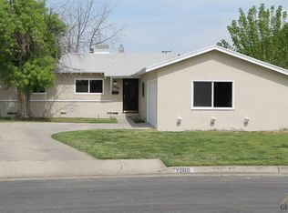 2000 Anita Ln, Bakersfield, CA 93304