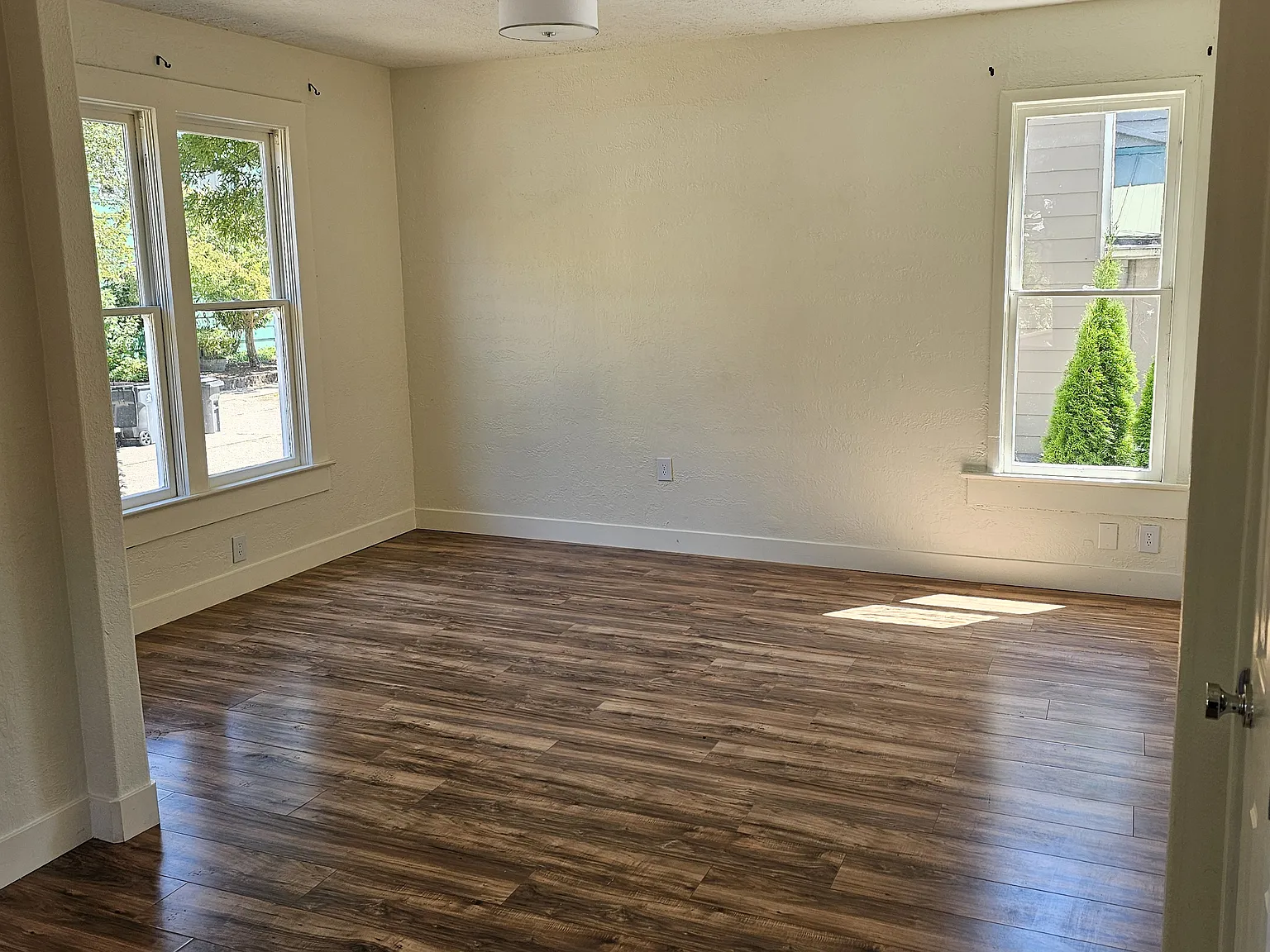 3 bed, 1516 sqft, $2,350 — Photo 2