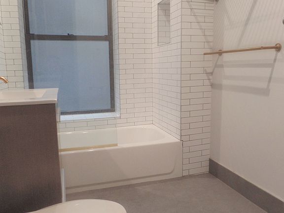 5th image of 566 W 126th St #24