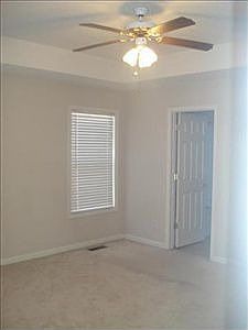 3rd image of 597 Edinburgh Way