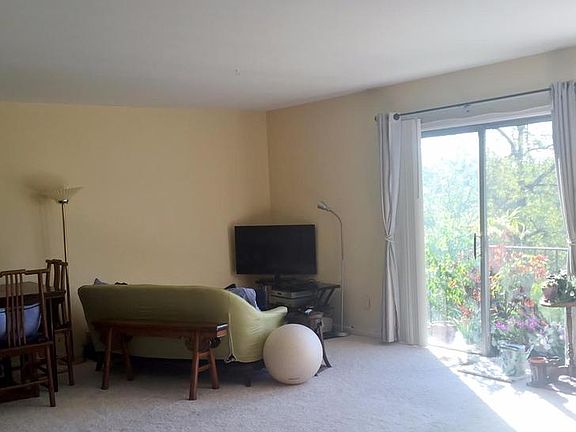 2nd image of 10631 Montrose Ave #10631