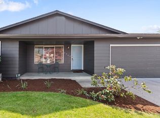 2242 W Hayes St, Woodburn, OR 97071