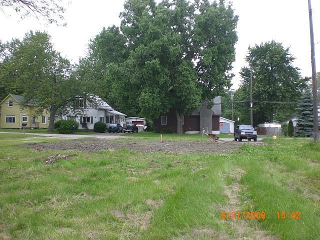 2nd image of 141 Hathaway St