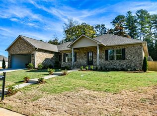 5200 Summerfield Dr E, Tuscaloosa, AL 35404