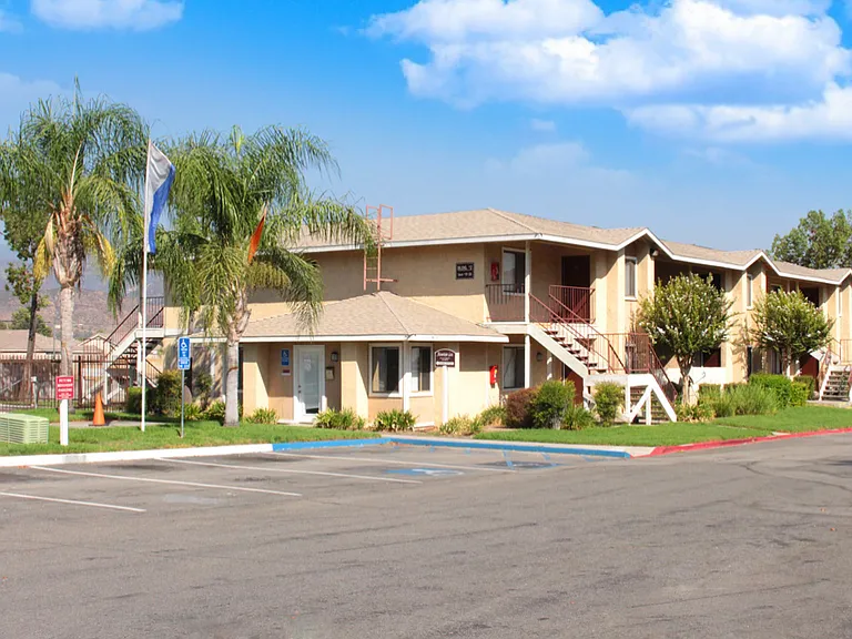 Mountain Gate Apartments — Photo 41