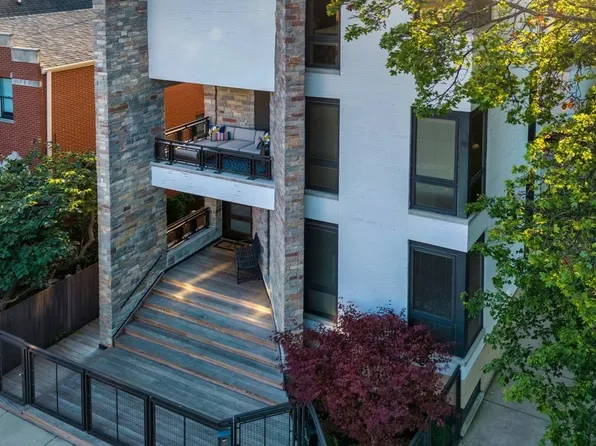 3124 N Leavitt St, Chicago, IL 60618