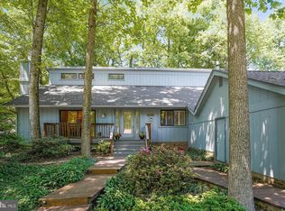 2026 Peppermint Ct, Reston, VA 20191