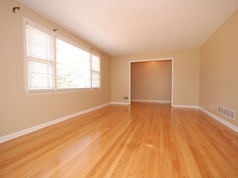 2nd image of 732 Veterans Rd