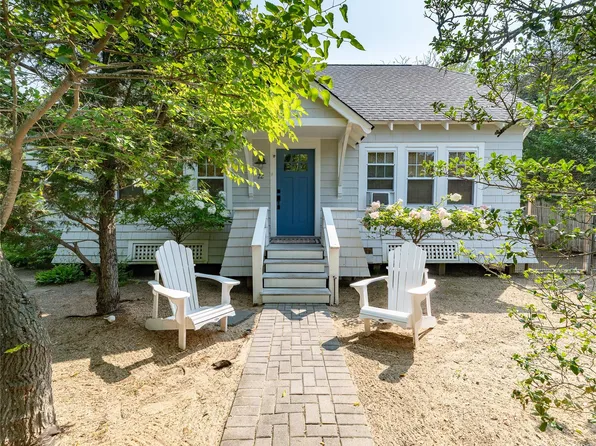 22 Crescent Avenue, Seaview, NY 11770