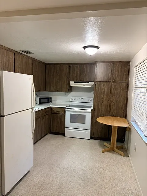 2 bed, 625 sqft, $1,500 — Photo 3