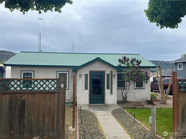 218 W Kelso Avenue, Electric City, WA 99123