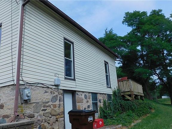 3rd image of 212 E Main St
