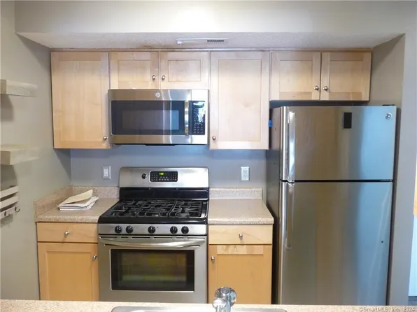 1690 Dixwell Avenue #D26, Hamden, CT 06514