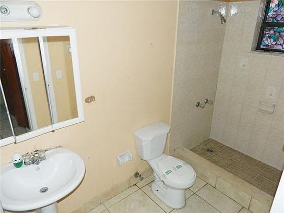 5th image of 576 NW 114th Ave APT 103