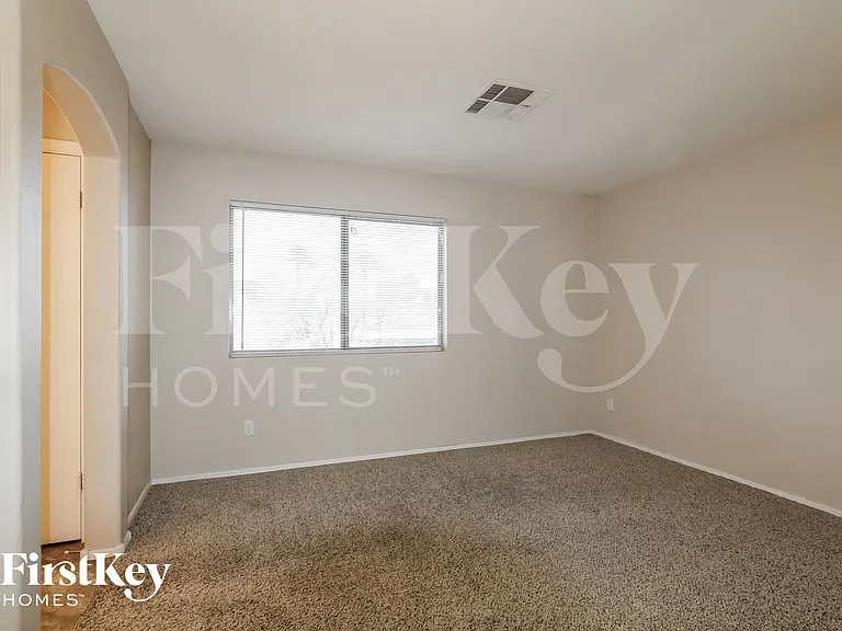 15886 W Statler St — Photo 13