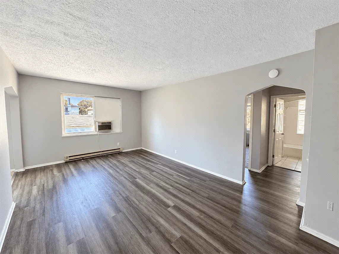 2 bed, 800 sqft, $800 — Photo 4