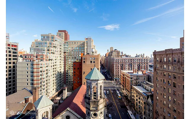 Sold by Douglas Elliman | media 18