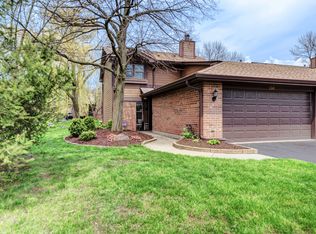 150 White Birch Ln, Westmont, IL