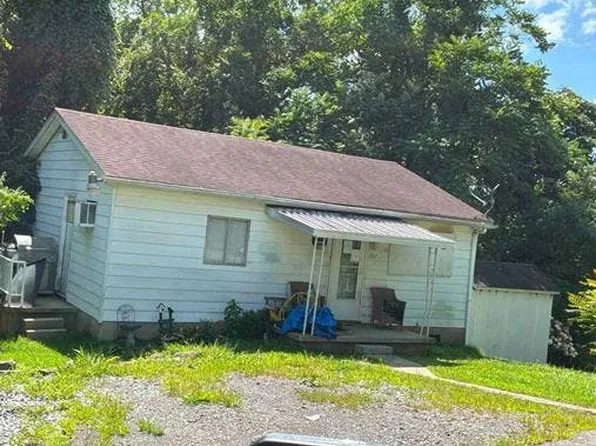 607 McKinley St, Fairmont, WV 26554