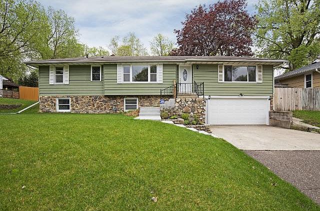 1st image of 658 Belmont Ln W