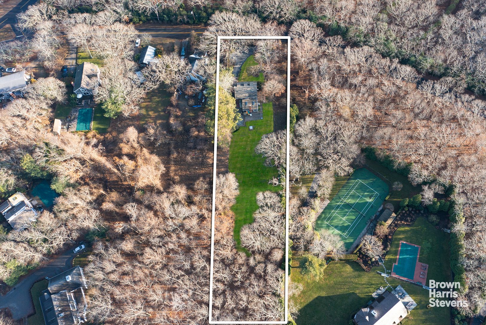  Amazing Lawn w/ Privacy