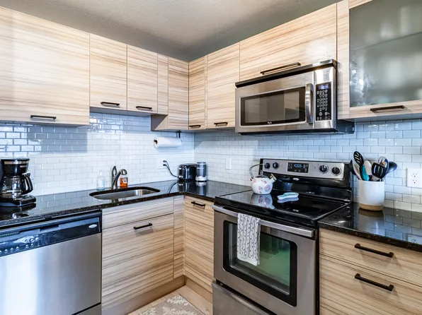 120 S Pennsylvania St APT 302, Denver, CO 80209
