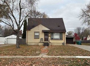 32314 Florence St, Garden City, MI 48135