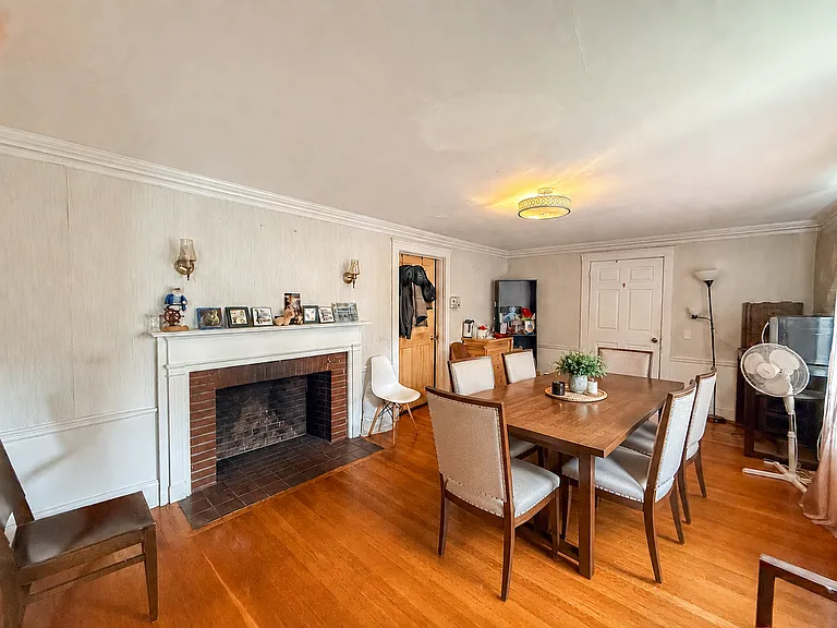 85 Fairbanks St — Photo 1