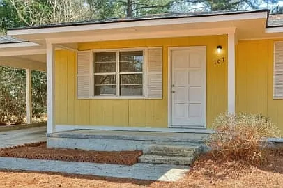 107 McClain St — Photo 2