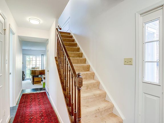 2nd image of 514 S Veitch St