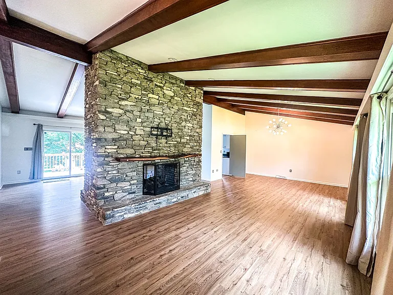 713 Tenikat St — Photo 6