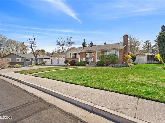 3rd image of 730 Maplewood Dr