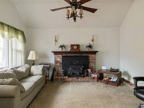 5th image of 16 Tangier Dr