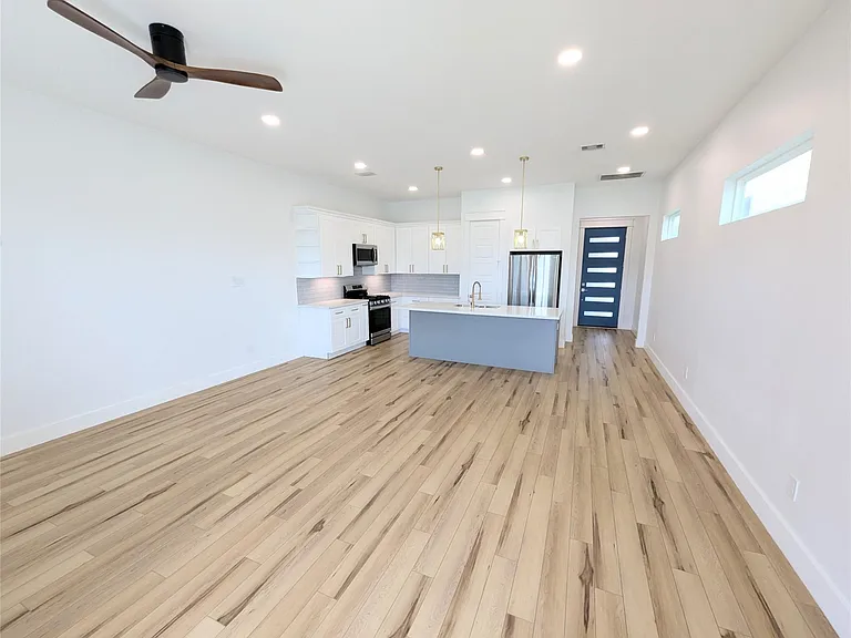 4913 Fisk St — Photo 10