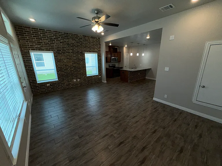 3118 Fenway Cir — Photo 4