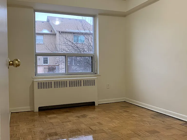 1385 Sheppard Ave W — Photo 16