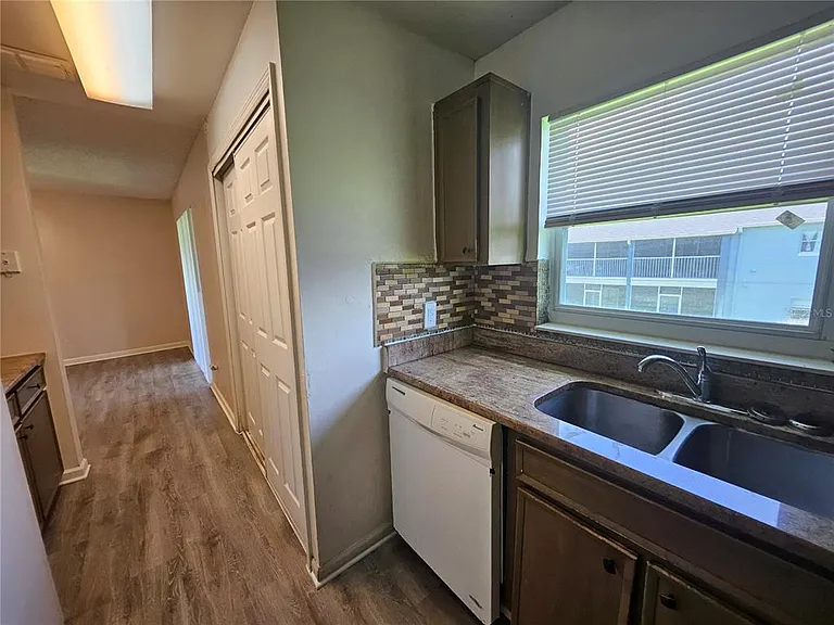4136 Pershing Pointe Pl #4 — Photo 9