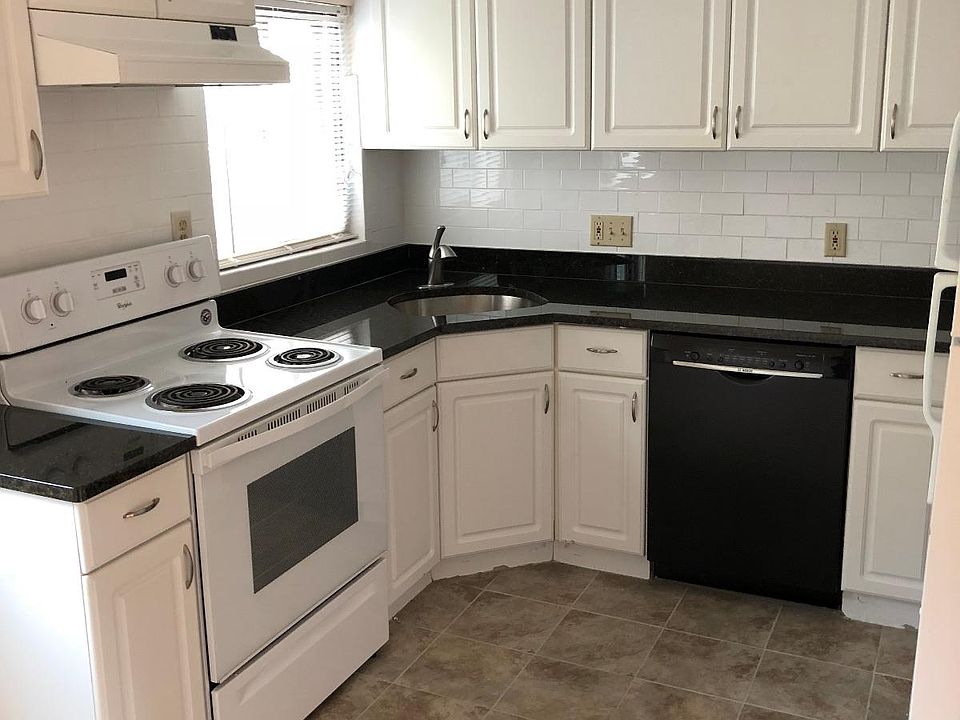 1st image of 800 Sea St #4