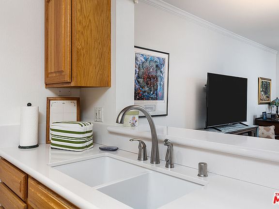 3rd image of 501 Palisades Dr APT 105