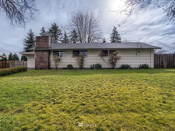 A nice front yard and subtle street appeal
