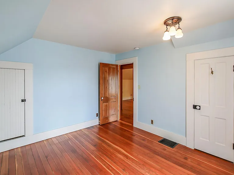 923 S Jefferson St — Photo 27