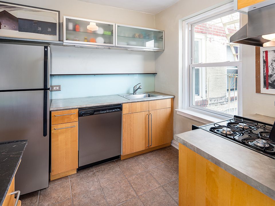 132 Woodside Green