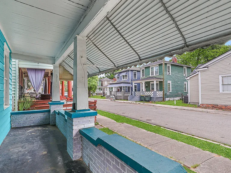 2221 Harden St — Photo 5