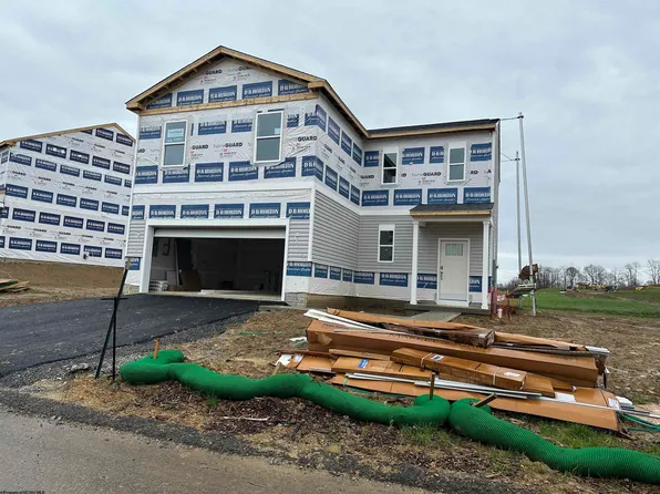 812 Bogey Ln, Maidsville, WV 26541