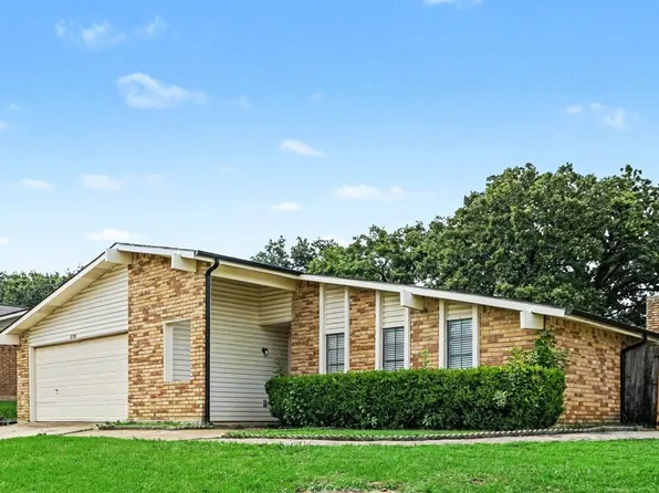 3708 Pinewood St, Bedford, TX 76021