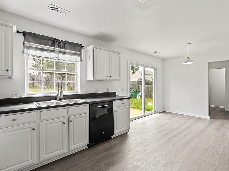 2724 Mulberry Pond Dr — Photo 6