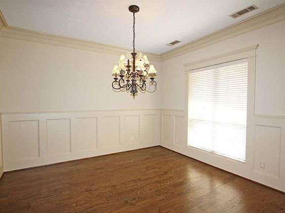 5th image of 3734 Woods Blvd