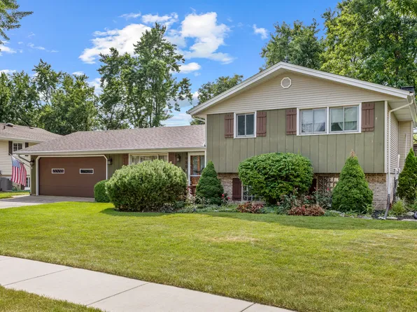 1020 Webster Ln, Schaumburg, IL 60193