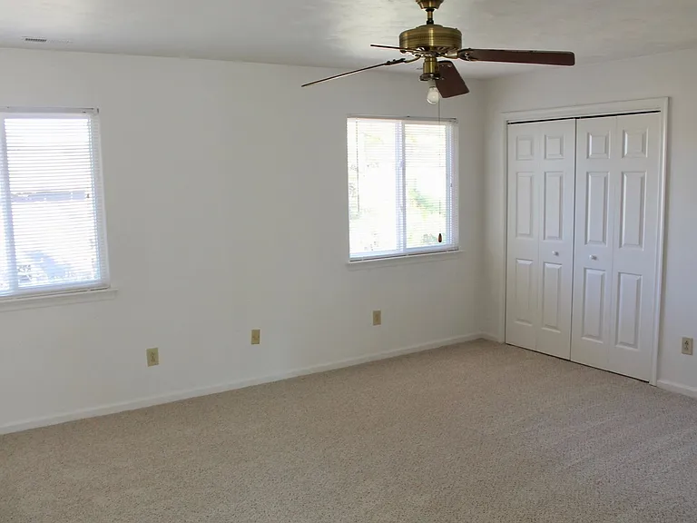 2300 Paragon Ct — Photo 12